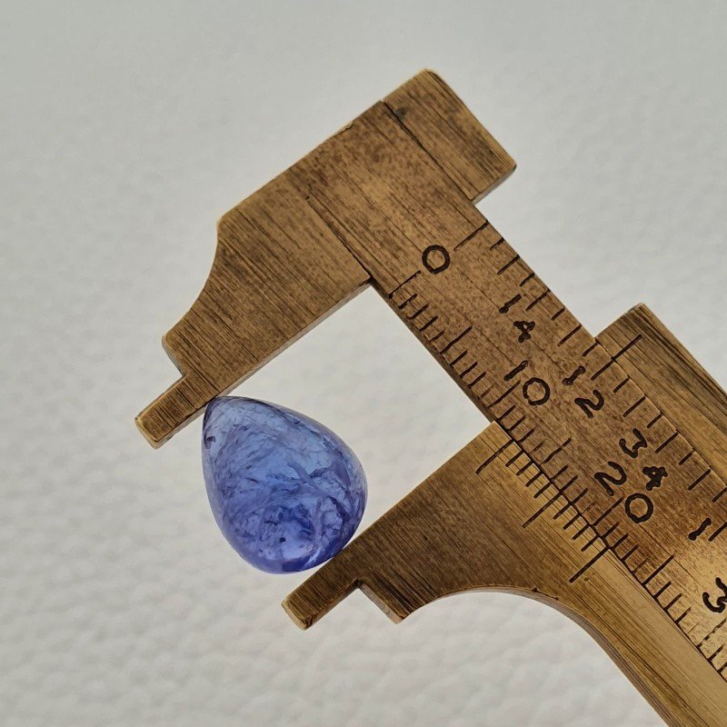 Tanzanite Naturale Forma Goccia Piatto Cabochon Liscio Fatto a Mano 13X10Xmm 8,30 Carati 1pz