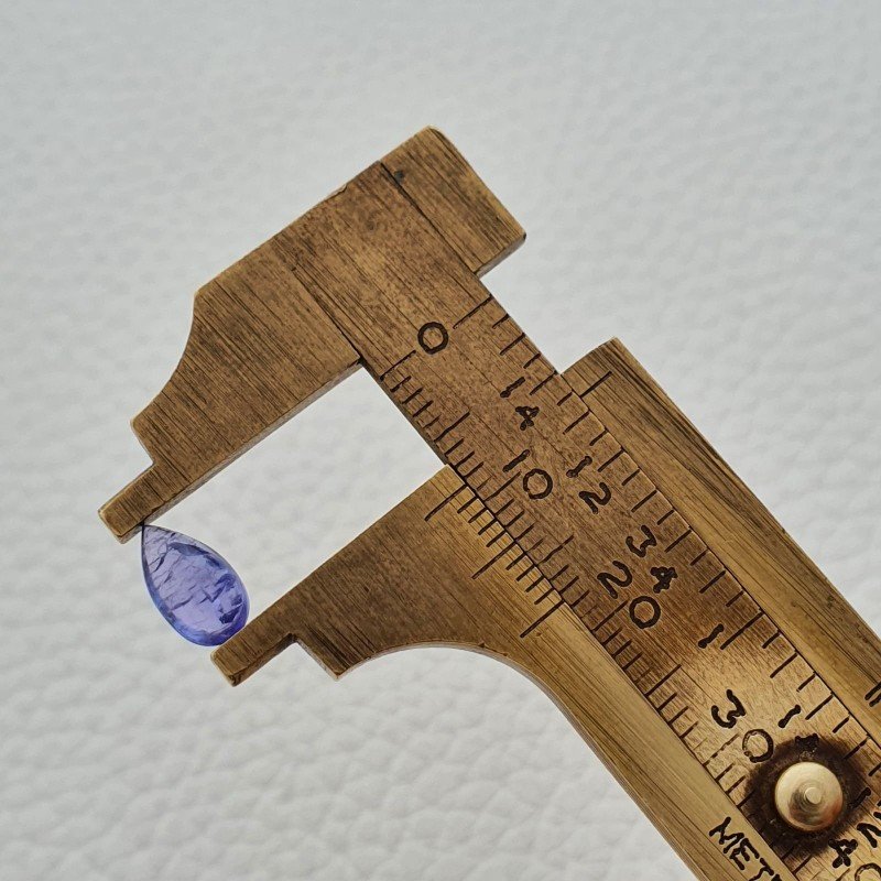 Tanzanite Naturale Forma Goccia Piatto Cabochon Liscio Fatto a Mano 5X7X3mm 1,10 Carati 1pz