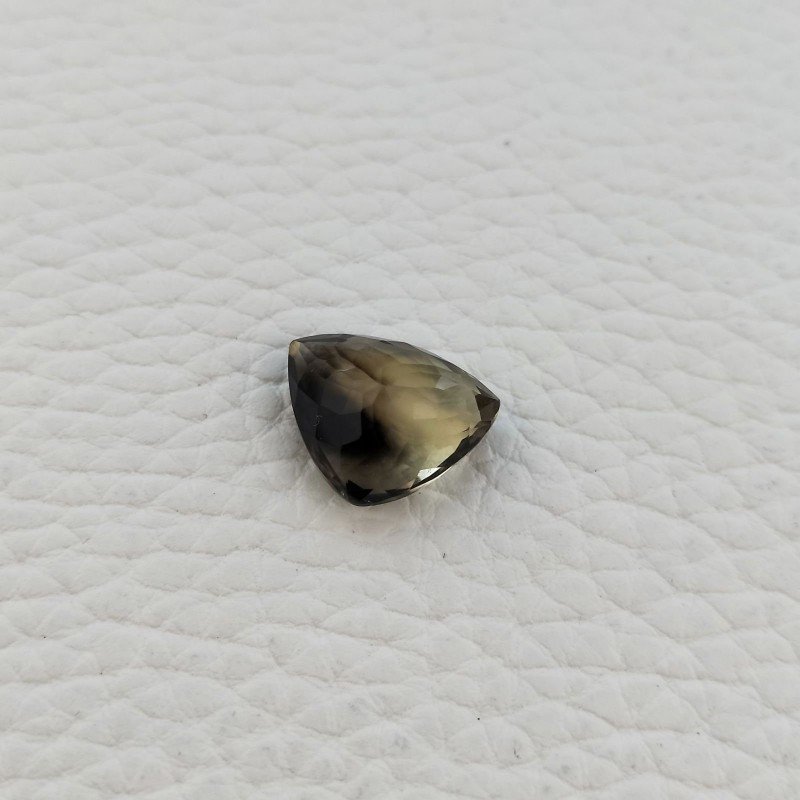 Gemma Sciolta di Quarzo Bicolore Naturale, Taglio Trillion Sfaccettato a Mano, 13x16 mm, 9,35 ct