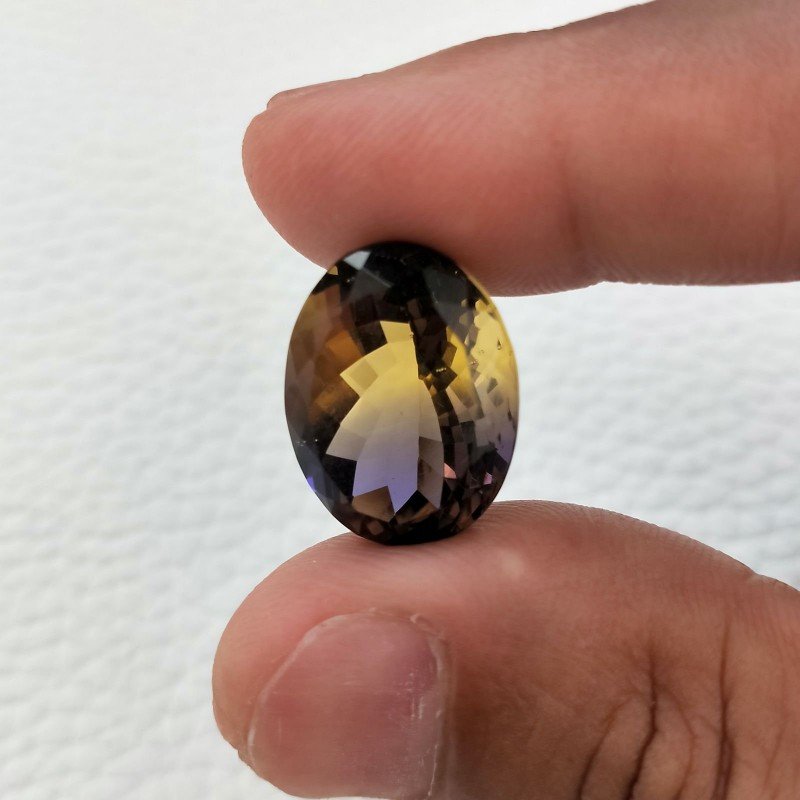 Ametrina Idrotermale Taglio Ovale Sfaccettata a Mano Gemma Sciolta19X14X11mm 17,40 Carati 1pz