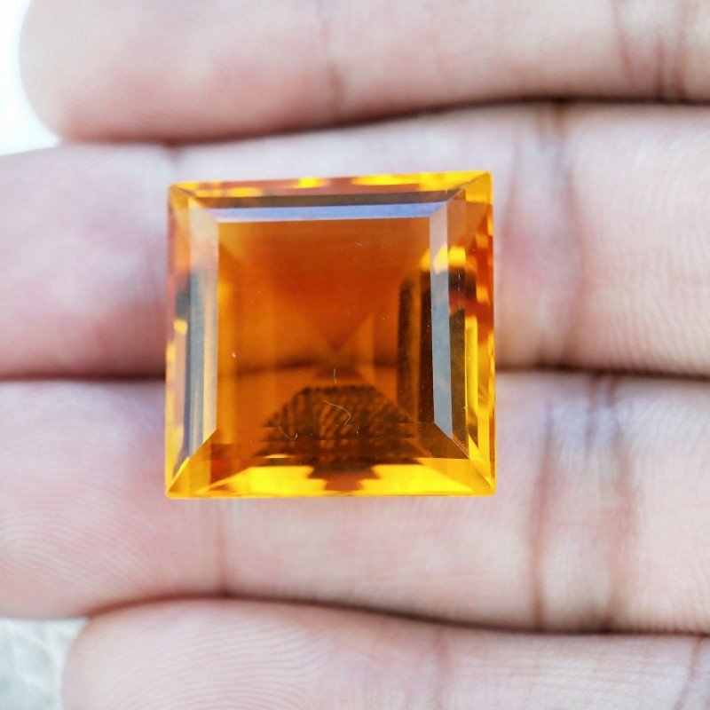 Topazio Citrino Idrotermale Taglio Quadrata Sfaccettata a Mano Gemma Sciolta 19X19X11mm 31,05 Carati 1pz Topazio Citrino Idrotermale Taglio Quadrata Sfaccettata a Mano Gemma Sciolta 19X19X11mm 31,05 Carati 1pz