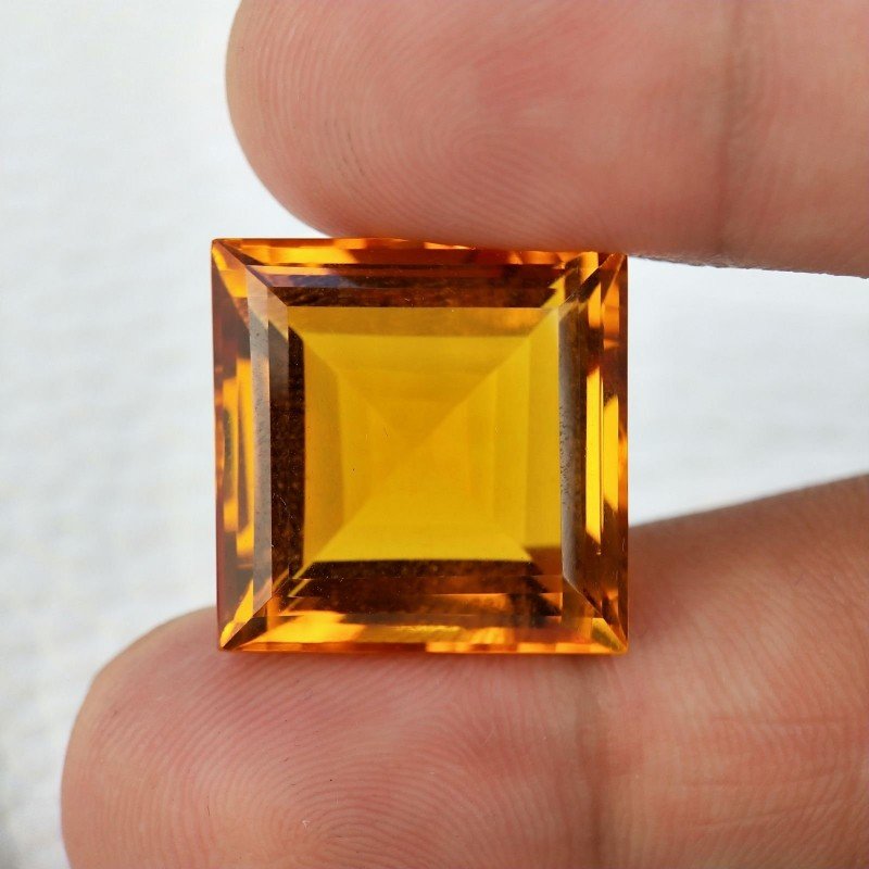 Topazio Citrino Idrotermale Taglio Quadrata Sfaccettata a Mano Gemma Sciolta 19X19X11mm 31,05 Carati 1pz Topazio Citrino Idrotermale Taglio Quadrata Sfaccettata a Mano Gemma Sciolta 19X19X11mm 31,05 Carati 1pz