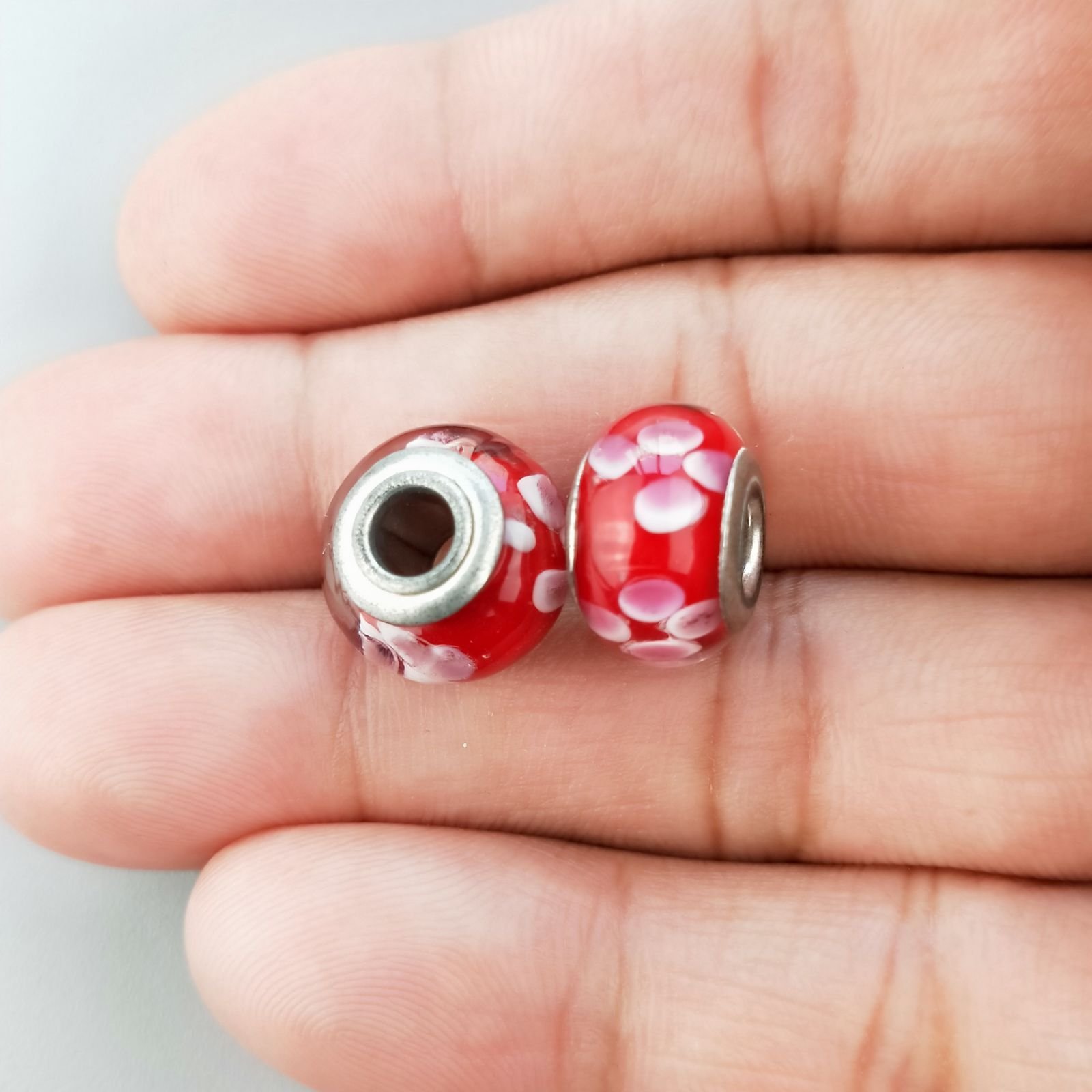 Perlina foro largo rosso con punte bianche 13.5x8.5mm 1pz