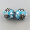 Perlina foro largo Grande perlina blu cielo con fiori d'argento e cerchi fissati su di essa 13.5x8.5mm 1pz