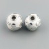 Perlina foro largo bianco con cerchi d'argento su di esso 13.5x8.5mm 1pz
