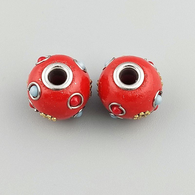 Perlina foro largo rosso con fiore dorato e pietra blu rossa incisa su di esso 13.5x8.5mm 1pz