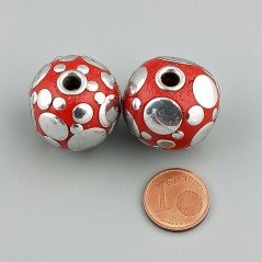 Perlina foro largo grande rosso con cerchi d'argento su di esso 13.5x8.5mm 1pz