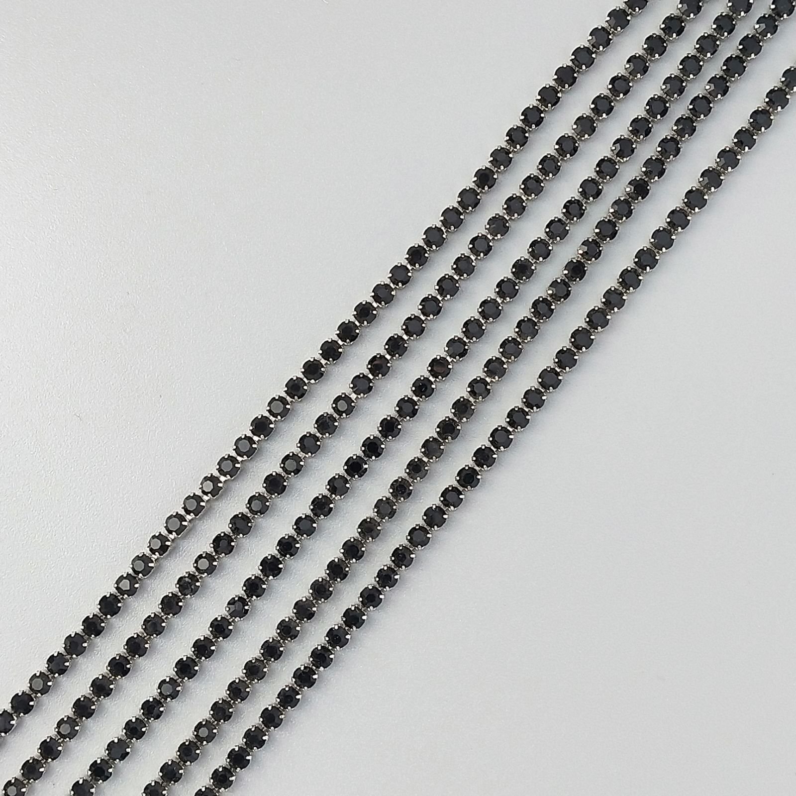 Catena Di Ottone Con Strass Incastonati 02mm Nero-Argentato 1mt