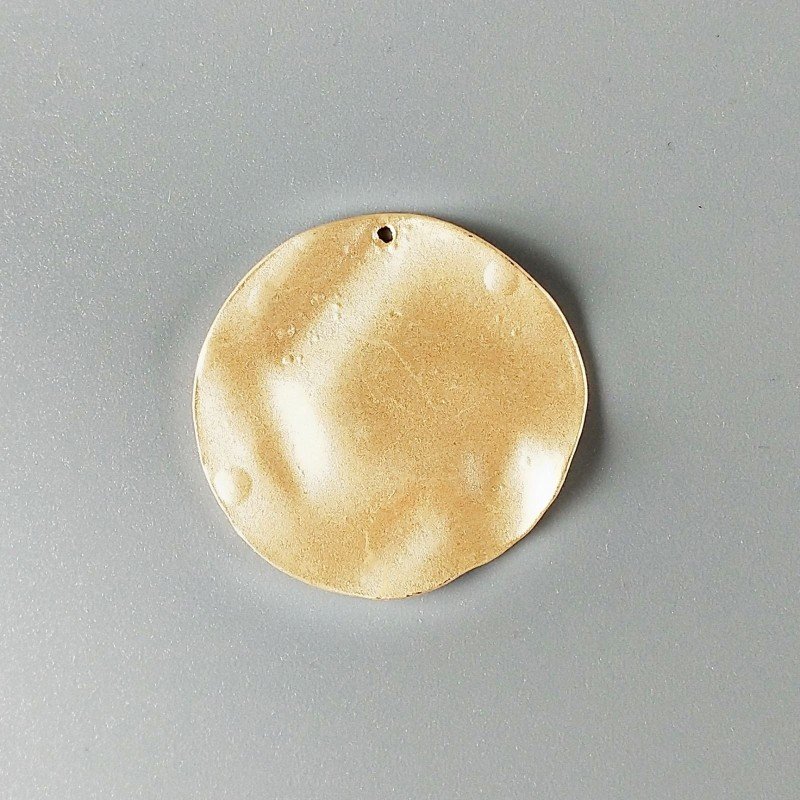 Ciondolo In Zama Opaco Forma Tondo Piatto Lavorato 33mm-Dorato 1pz