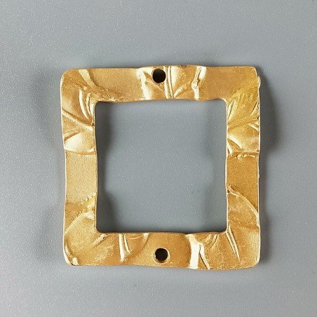 Connettore In Zama Opaco Forma Quadrata Martellato 42mm-Dorato 1pz