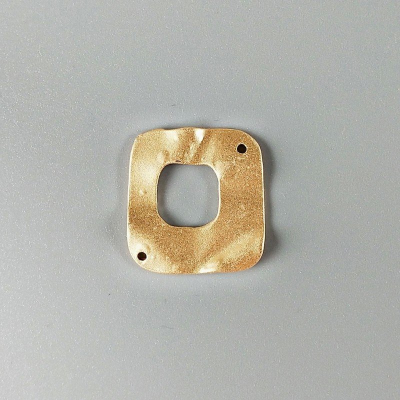 Connettore In Zama Opaco Forma Quadrata Lavorata 23-24mm-Dorato 1pz