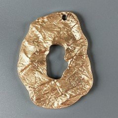 Ciondolo In Zama Opaco Forma Fantasia Martellato 60mm-Dorato 1pz