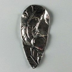 Connettore In Zama Forma Foglia Martellato Lavorato Ossidato 62X26mm-Argentato 1pz