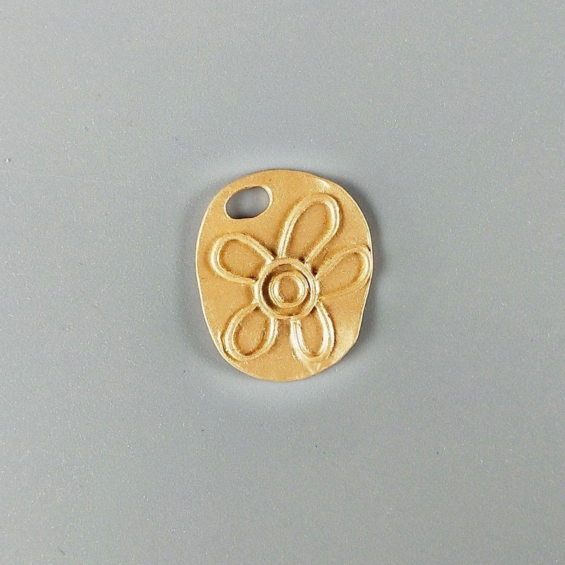 Ciondolo In Zama Forma Fantasia Con Stampo Margherita 22x26mm -Dorato 1pz