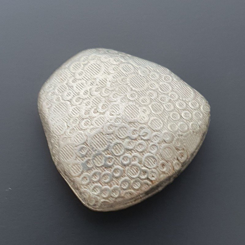 Distanziatore In Ottone Forma Sasso Lavorato Antico Tribal 30x30mm-Argentato 1pz
