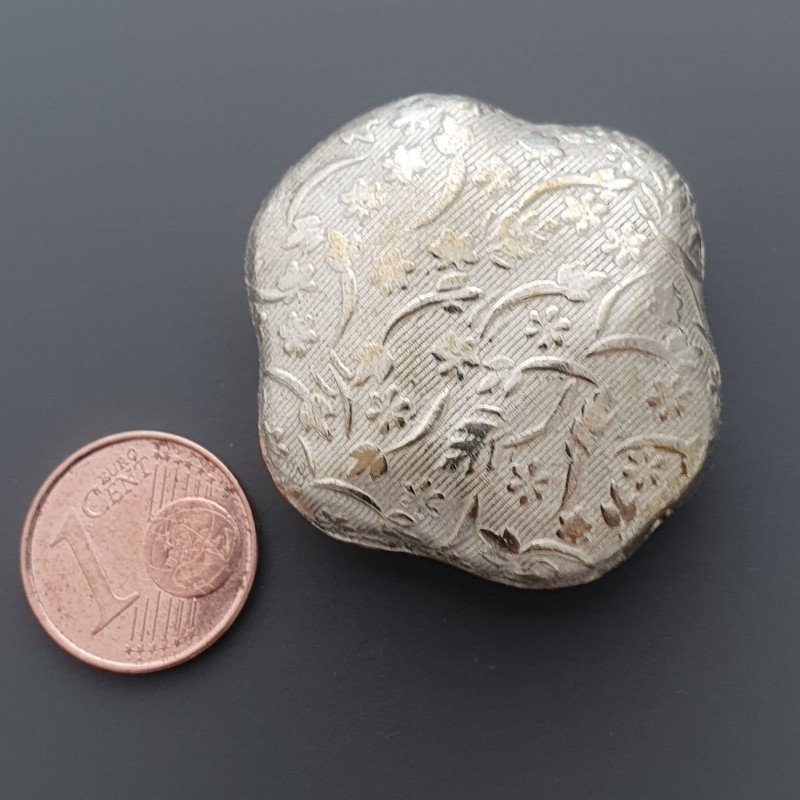 Distanziatore In Ottone Forma Fantasia Lavorato Antico Tribal 33X33mm-Argentato 1pz