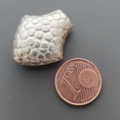 Distanziatore In Ottone Forma Pesce Lavorato Antico Tribal 19X23mm-Argentato 1pz