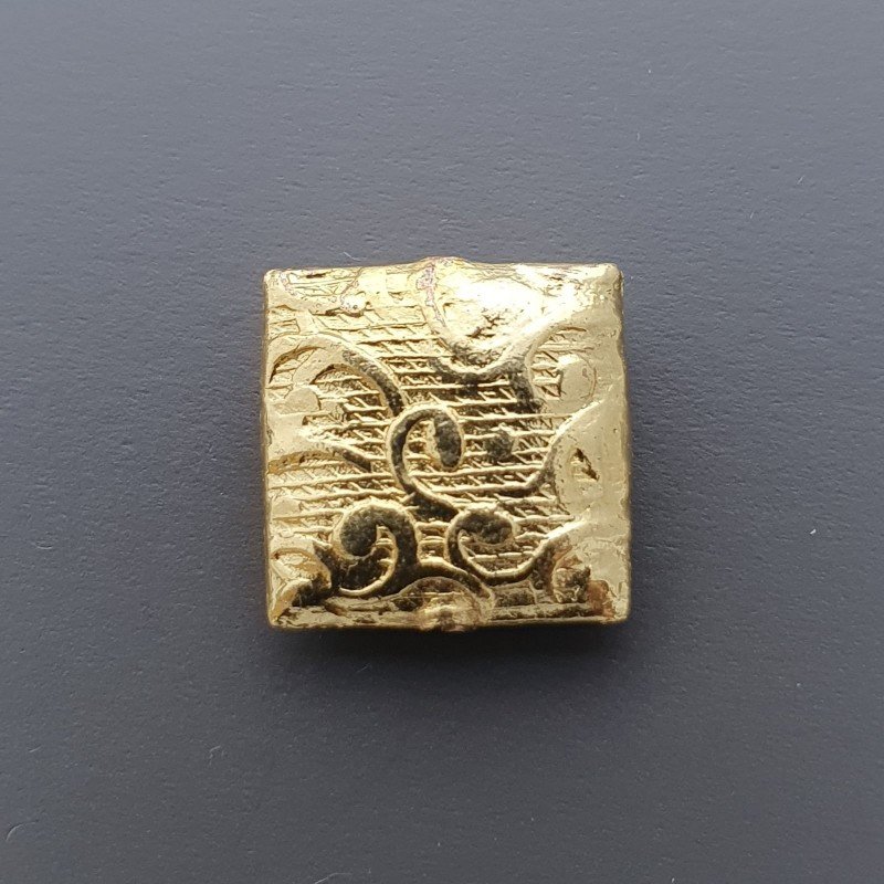 Distanziatore Ottone Forma Quadrata Lavorata Antico Tribal 12mm-Dorato 1pz Distanziatore Ottone Forma Quadrata Lavorata Antico Tribal 12mm-Dorato 1pz