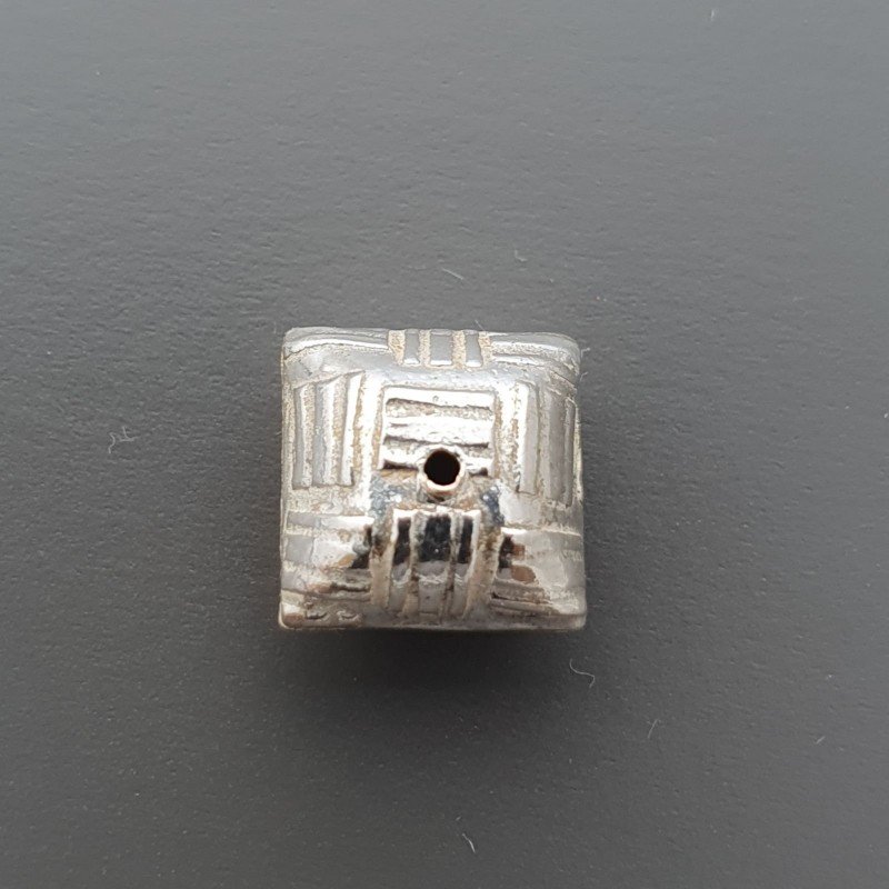Distanziatore In Ottone Forma Quadrata Lavorato Antico Tribal 10mm-Argentato 1pz