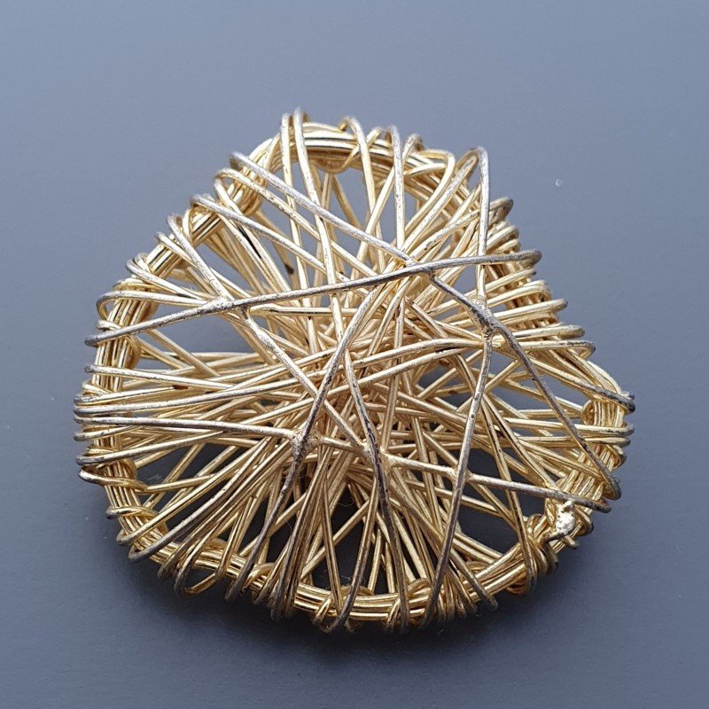 Distanziatore In Ottone Forma Cuore Lavorato A Filo 28x32mm-Dorato 1pz
