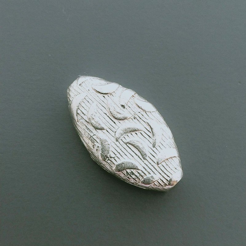 Distanziatore In Ottone Forma Ovale Lavorato Antico Tribal 11x20mm-Argentato 1pz
