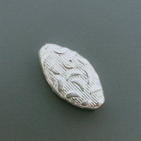 Distanziatore In Ottone Forma Ovale Lavorato Antico Tribal 11x20mm-Argentato 1pz