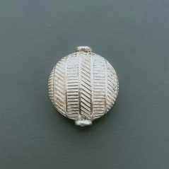 Distanziatore In Ottone Forma Tondo Piatto Lavorato Antico Tribal 16X18mm-Argentato 1pz