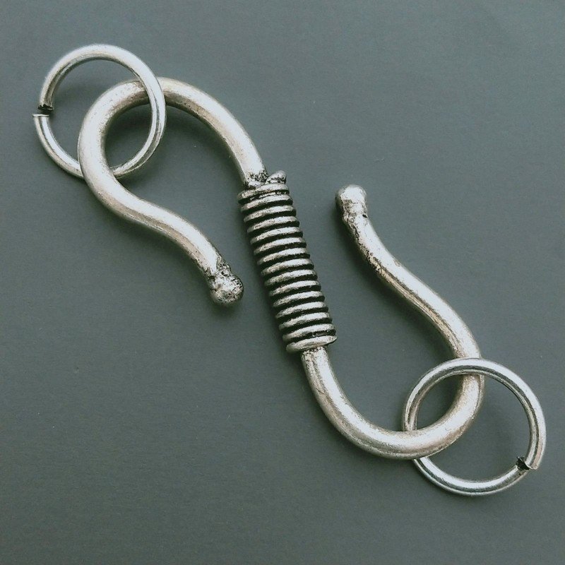 Chiusura In Ottone Forma S Lavorato Ethnico Ossidato 40-41mm-Argentato 1pz