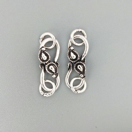 Chiusura In Ottone Forma S Lavorato Filigrana Ethnico Ossidato 23mm-Argentato 4pz