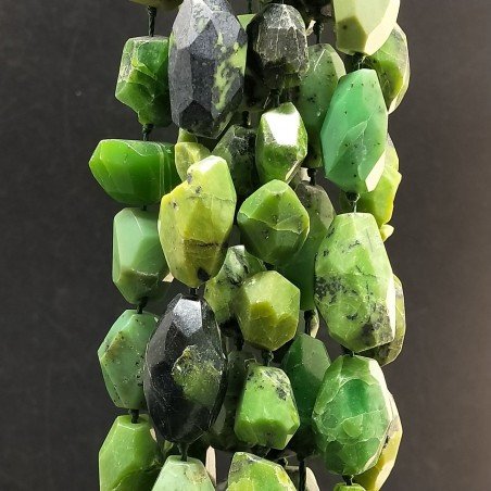 Opale verde sassi grezzi irregolari