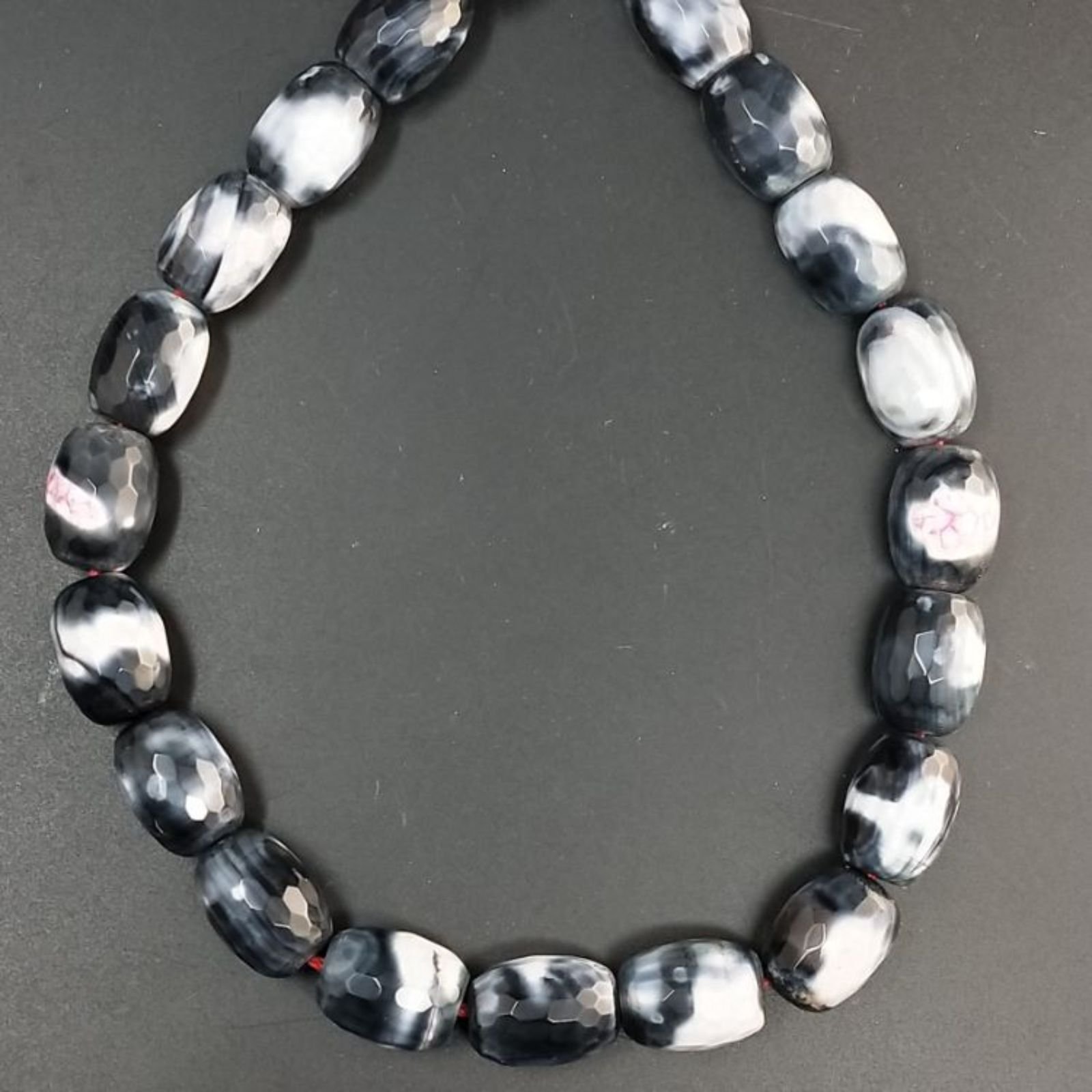 Agata Brasiliana Bianco Nero Striata Perline Forma Barilotto Sfaccettato 12x16mm