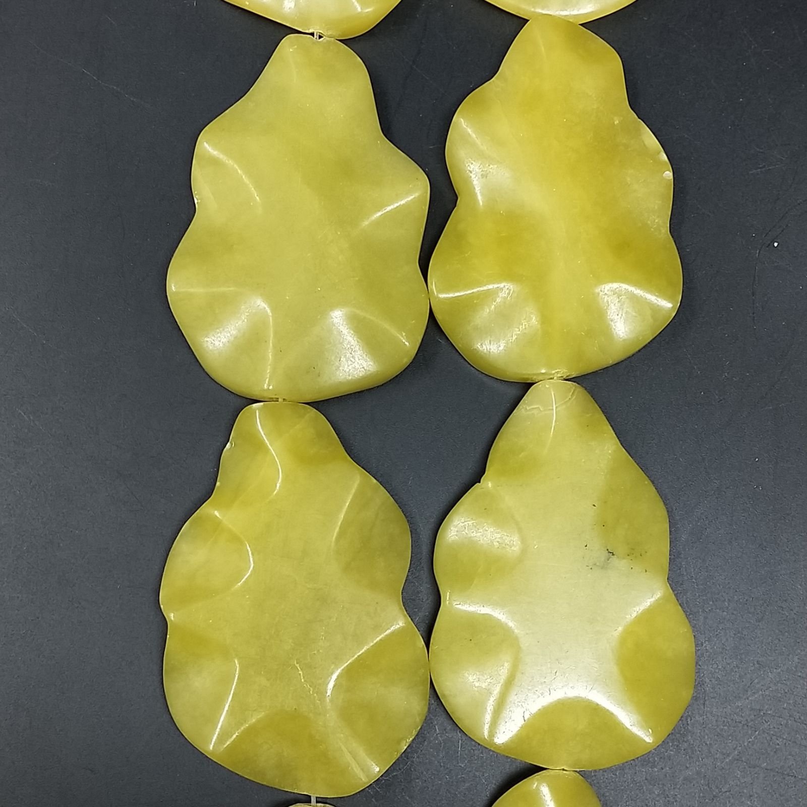 Giada Limone Naturale Perline Forma Foglia Inciso Liscio Piatto Foro Passante 37X55mm