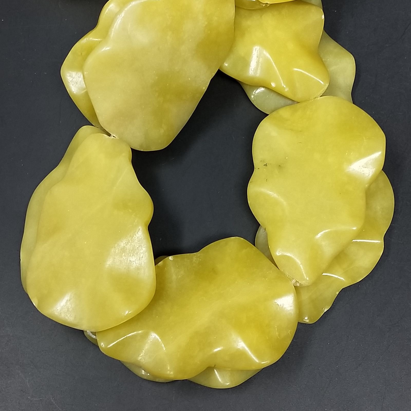 Giada Limone Naturale Perline Forma Foglia Inciso Liscio Piatto Foro Passante 37X55mm