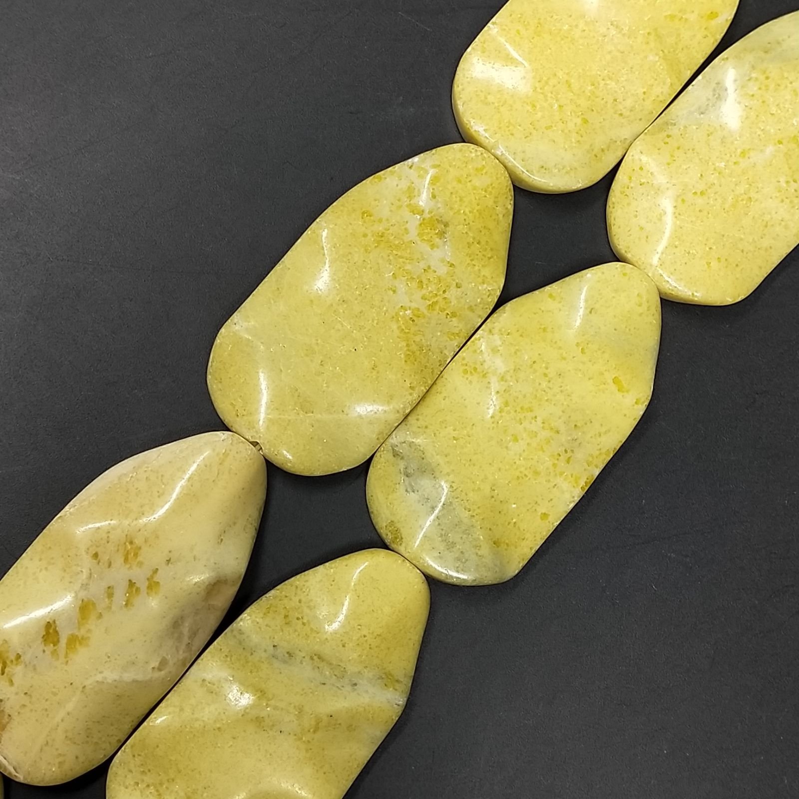Giada Limone Naturale Perline Forma Foglia Inciso Liscio Piatto Foro Passante 26X50mm