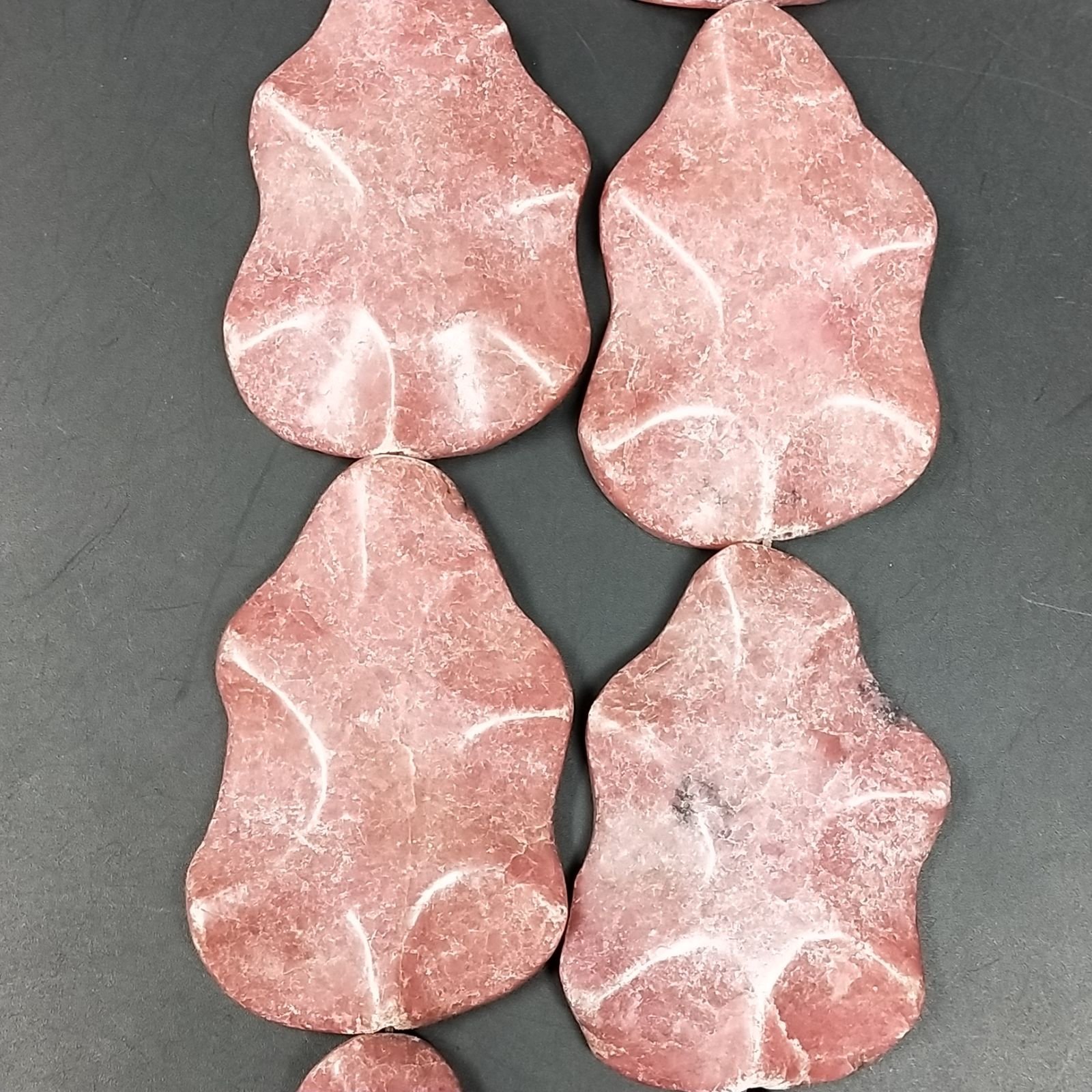 Rodonite Naturale Perline Forma Foglio Inciso Liscio Piatto Foro Passante 37X55mm