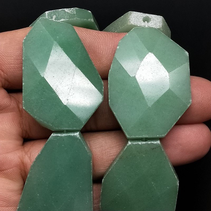 Avventurina verde sassi piatti sfaccettati
