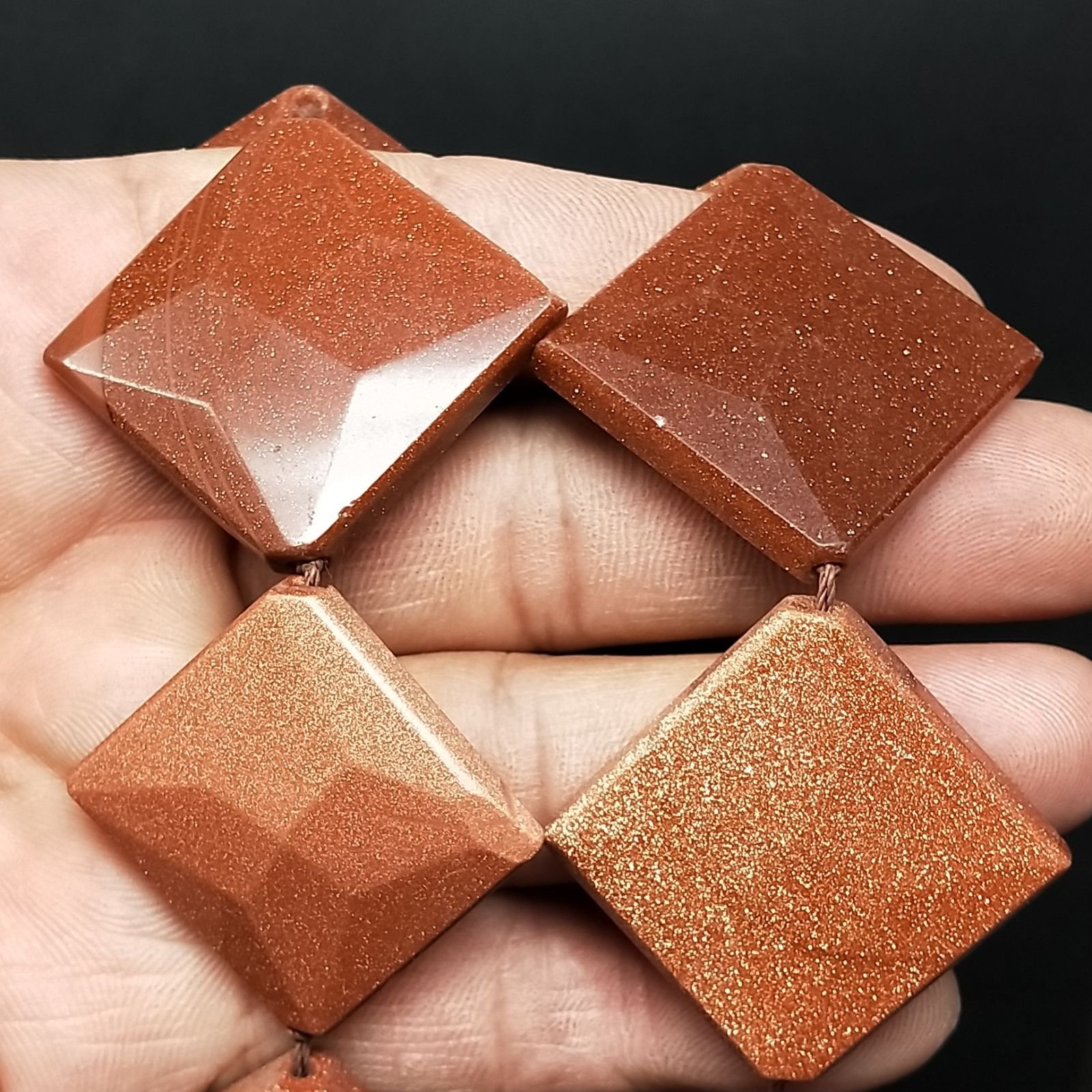 Pasta di Pietra del Sole in Perline Forma Rombo Piatto Sfaccettato Foro Diagonale 40mm