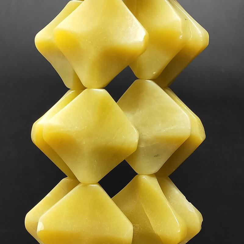 Giada Oliva Naturale in Perline Forma Rombo Piatto Liscio Lavorato Foro Diagonale 32mm