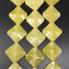 Giada Oliva Naturale in Perline Forma Rombo Piatto Liscio Lavorato Foro Diagonale 32mm