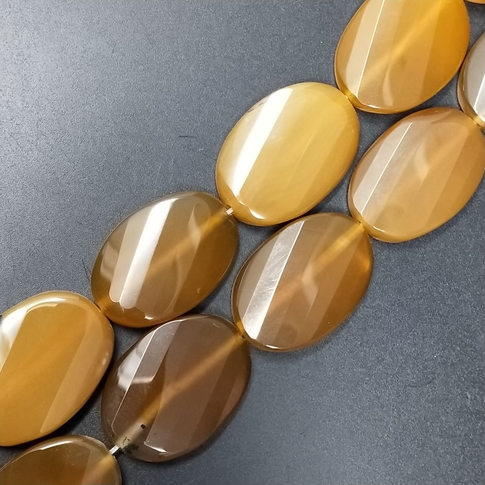 Agata Gialla in Perline Forma Ovale Piatto Sfaccettato Elicoidale Foro Passante 24X34mm