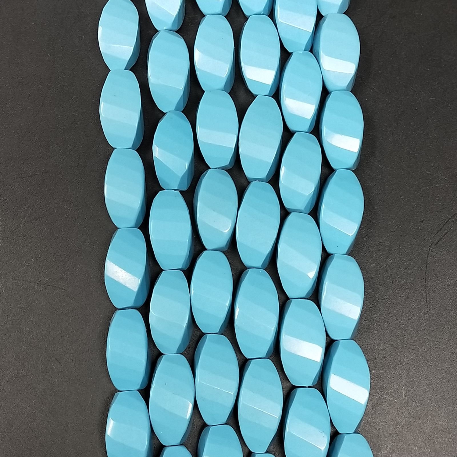 Pasta di Turchese in Perline Forma Twist Sfaccettato Foro Passante 08X16mm