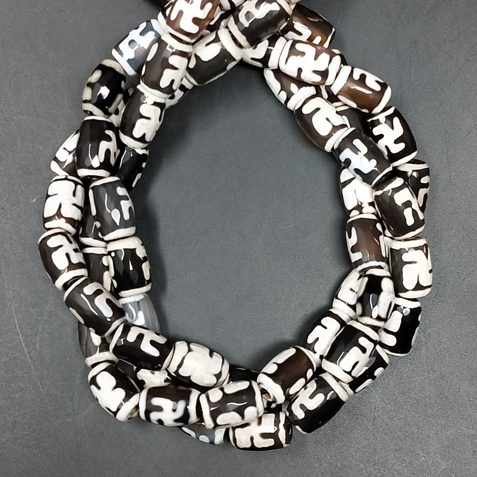 Agata Tibetana Nero-Bianco Perline Forma Barilotto Stile Etnico Sfaccettato 07X12mm