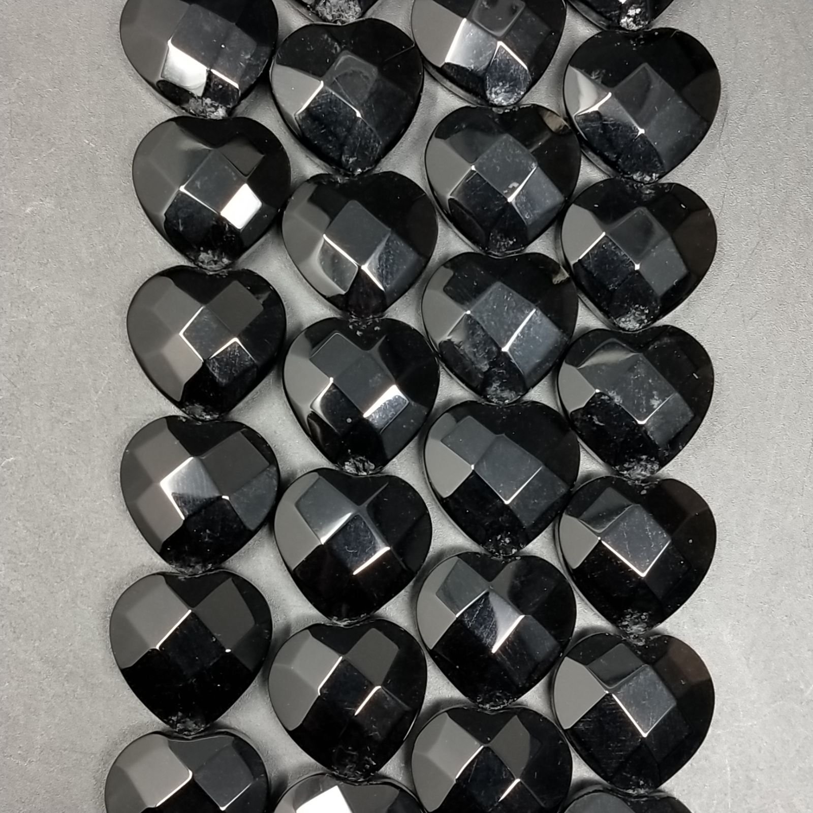 Onice Nera Perline Forma Cuore Piatto Sfaccettato a Mano Foro Passante 16mm