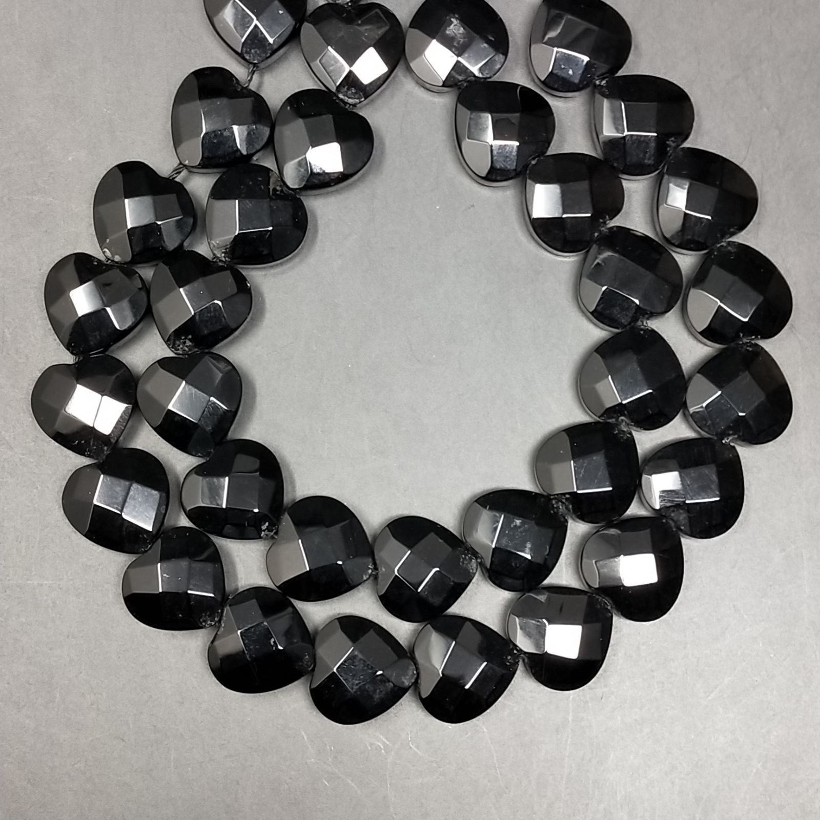 Onice Nera Perline Forma Cuore Piatto Sfaccettato a Mano Foro Passante 16mm