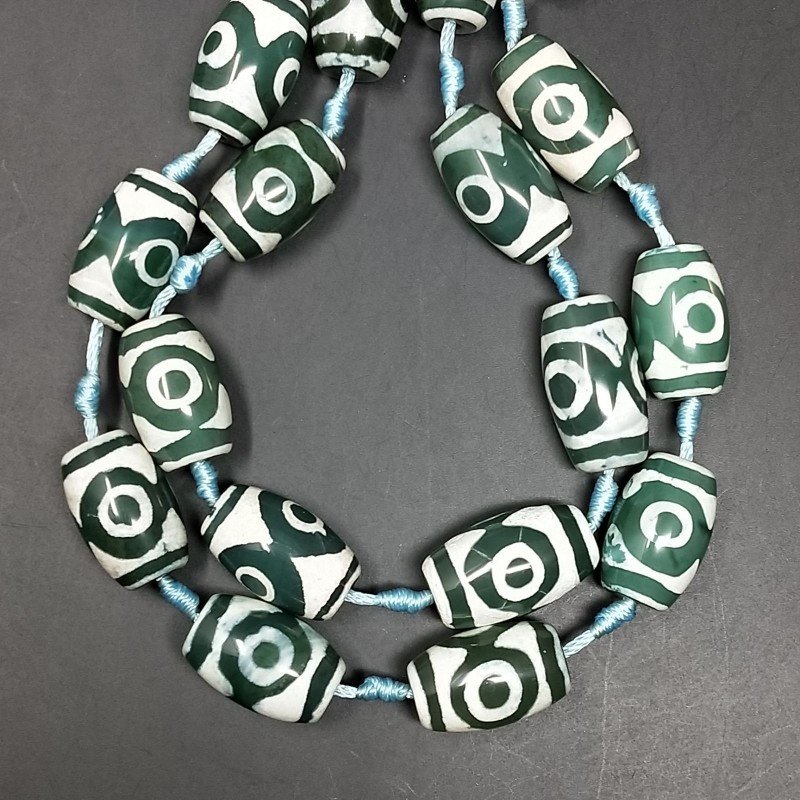 Agata Tibetana Verde-Bianco Perline Forma Barilotto Stile Etnico Liscio 16X24mm