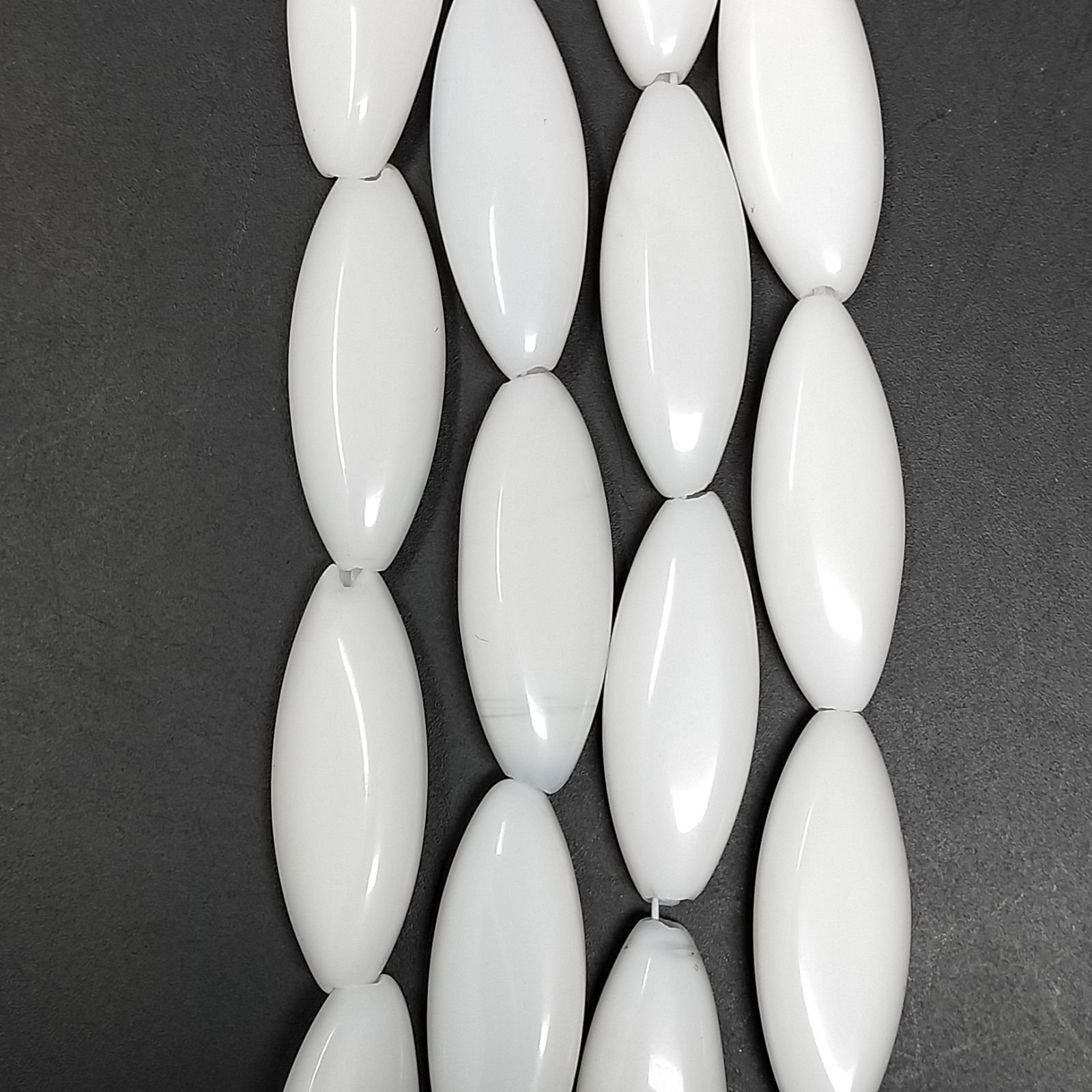 Agata Bianca in Perline Forma Ovale Piatto Liscio Foro Passante 10X27mm