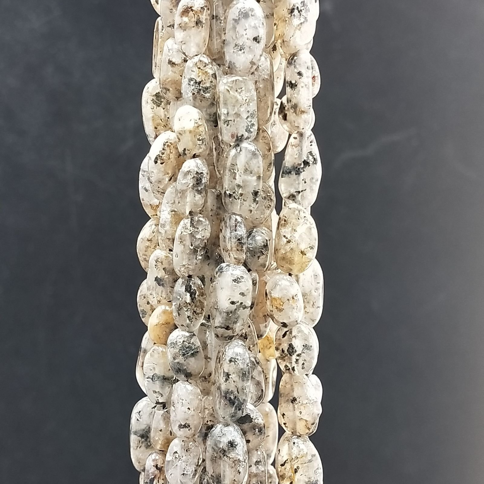 Quarzo Rutilato Tormalinato Naturale in Perline Forma Ovale Piatto Liscio Foro Passante Irregolare