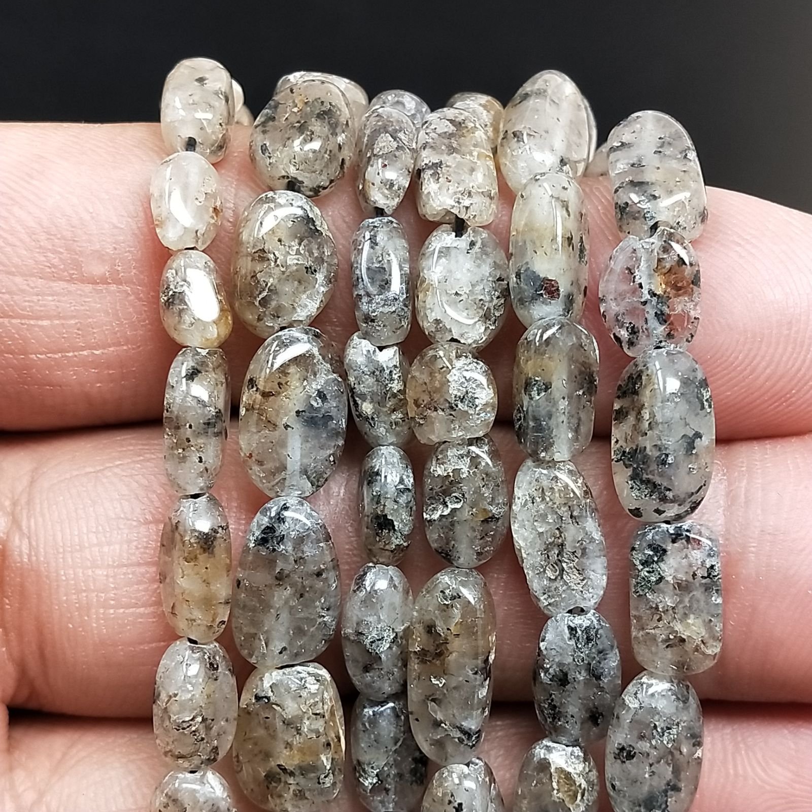 Quarzo Rutilato Tormalinato Naturale in Perline Forma Ovale Piatto Liscio Foro Passante Irregolare