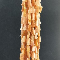 Avventurina Arancio Naturale in Perline Forma Triangolo Piatto Liscio Foro Passante Irregolare