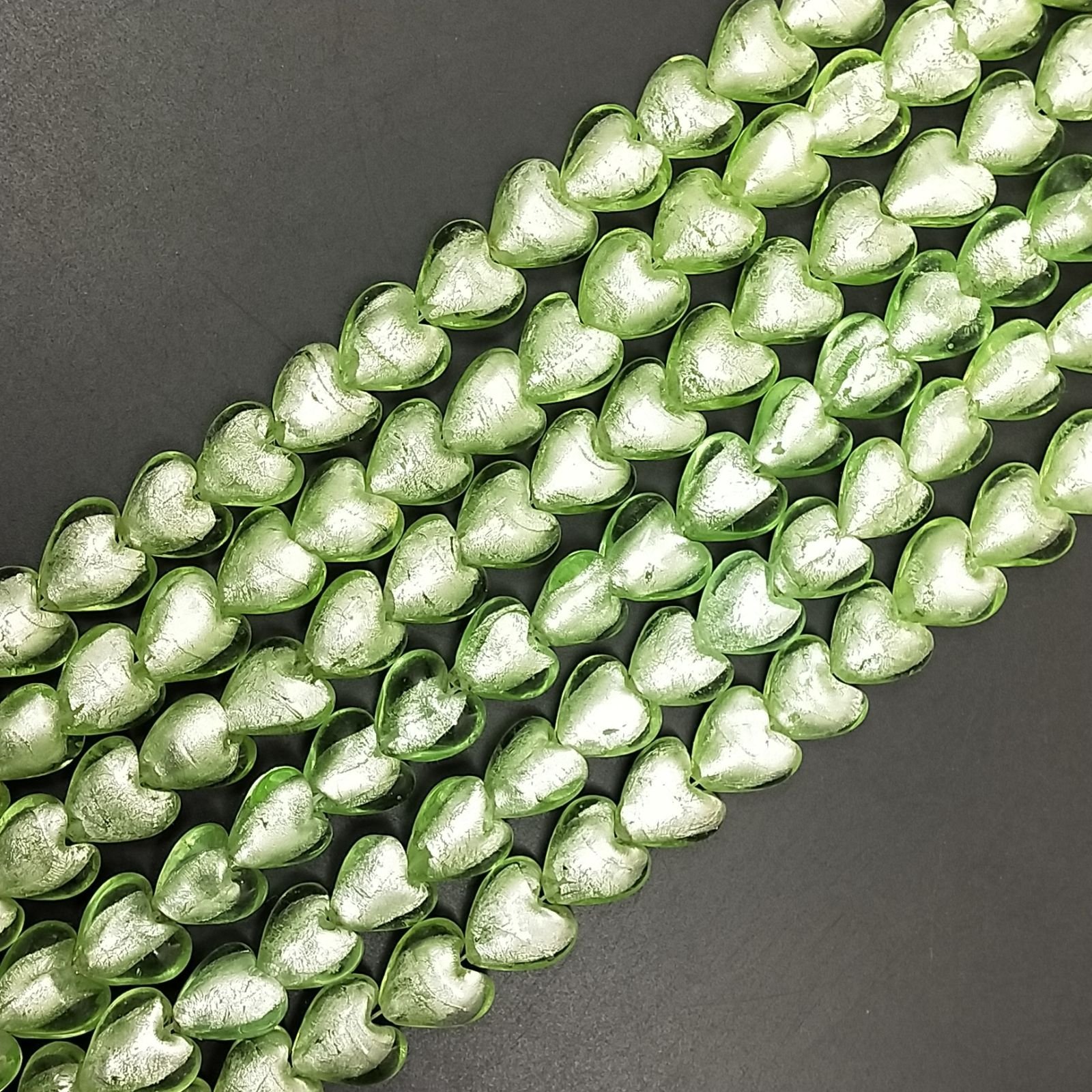 Perline in Vetro Stile Murano Verde Forma Cuore Piatto Liscio Foro Passante 12mm